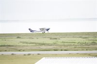 Flugzeug startet vom Flughafen Norderney